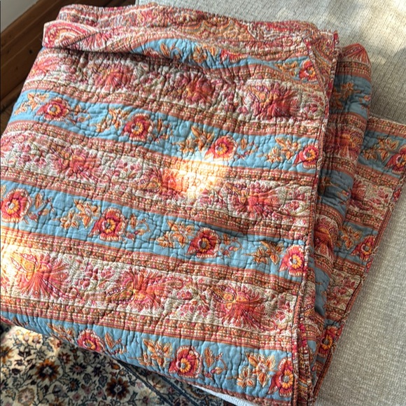 Pottery Barn Other - Pottery Barn King Size Quilt